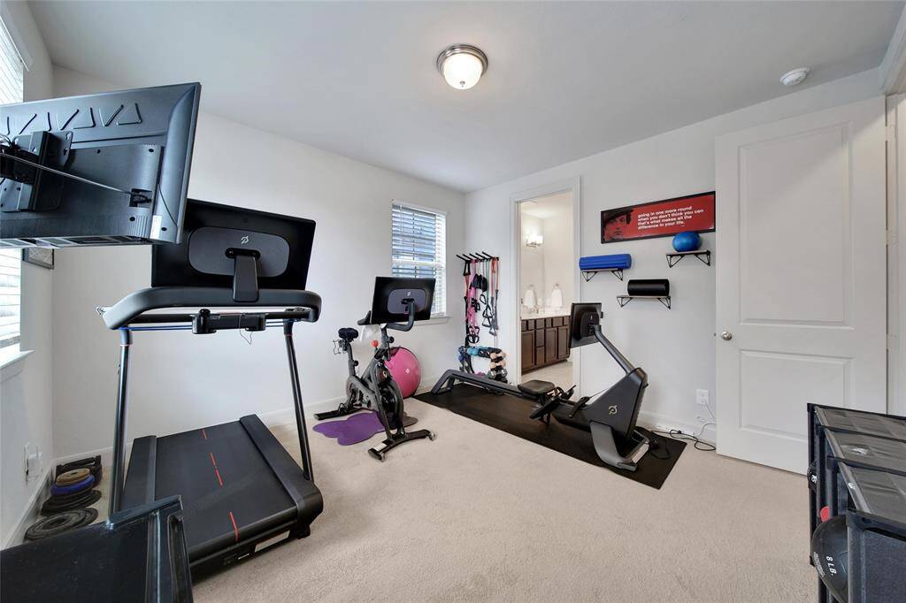 Secondary bedroom