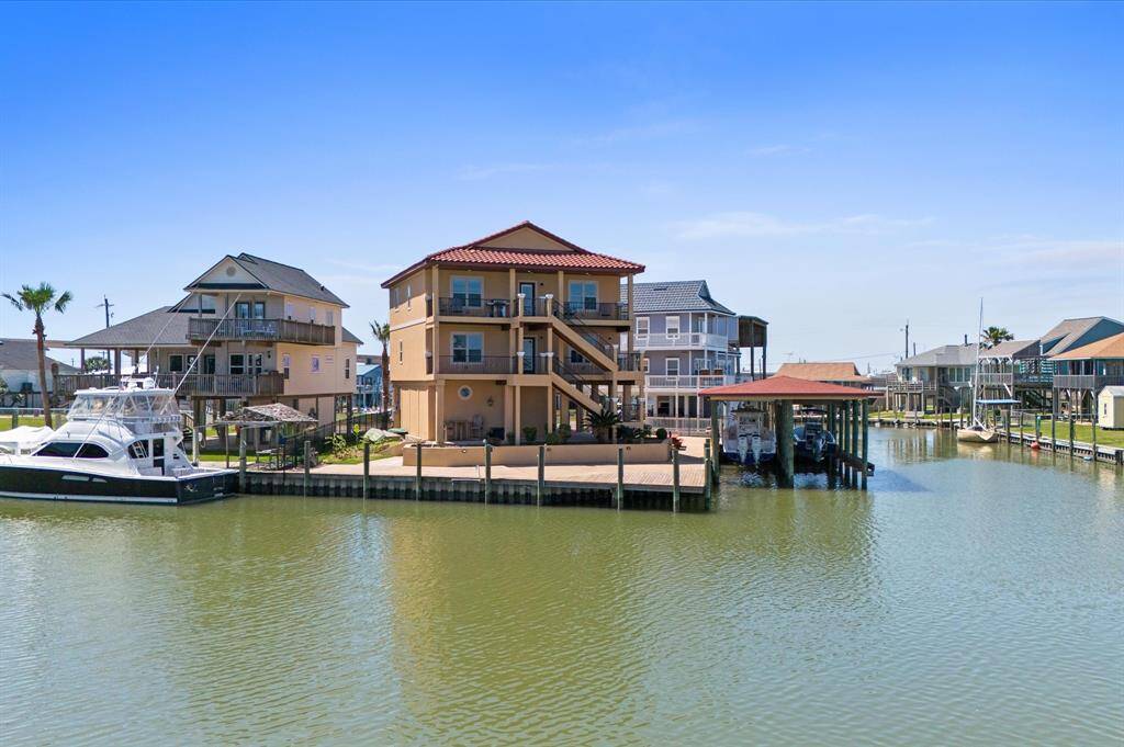 Ready to make a lifetime of memories? Imagine pulling up to this beautiful home to relax and enjoy quality time on the water with family and friends.