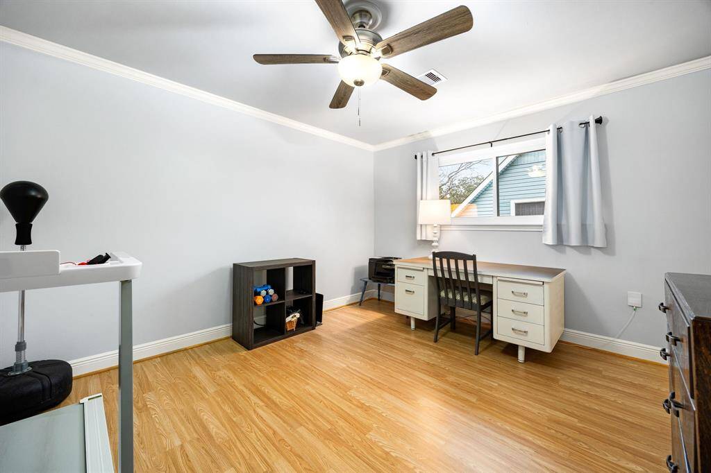2nd bedroom / study