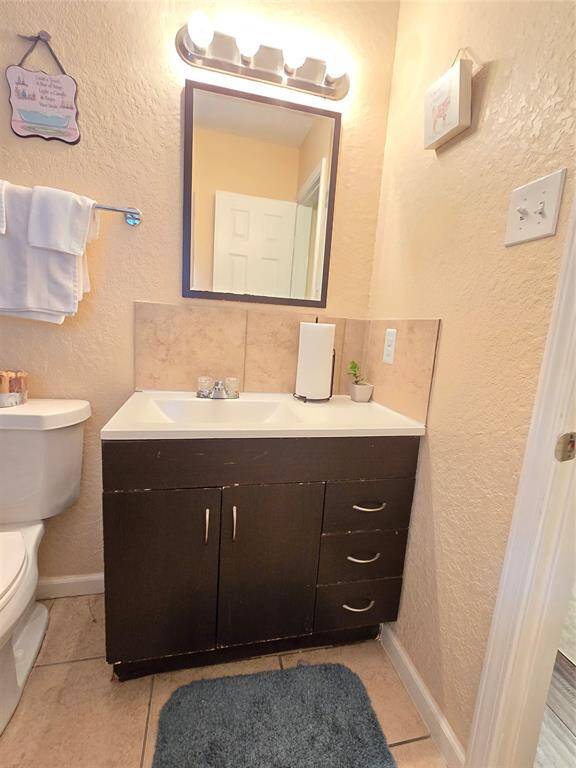 Ensuite primary bathroom