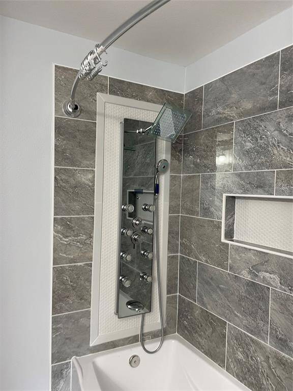 Primary bath/shower