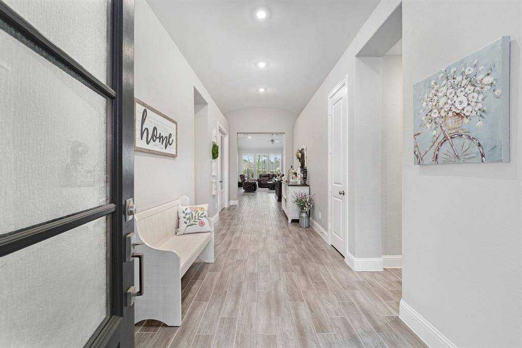 Welcoming entry into this fantastic home!