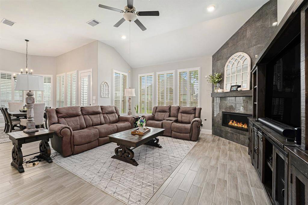Additional view of this spectacular living room.
