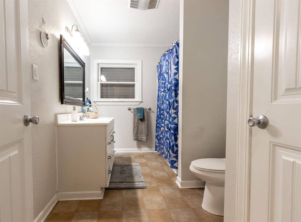 Hall full bath.