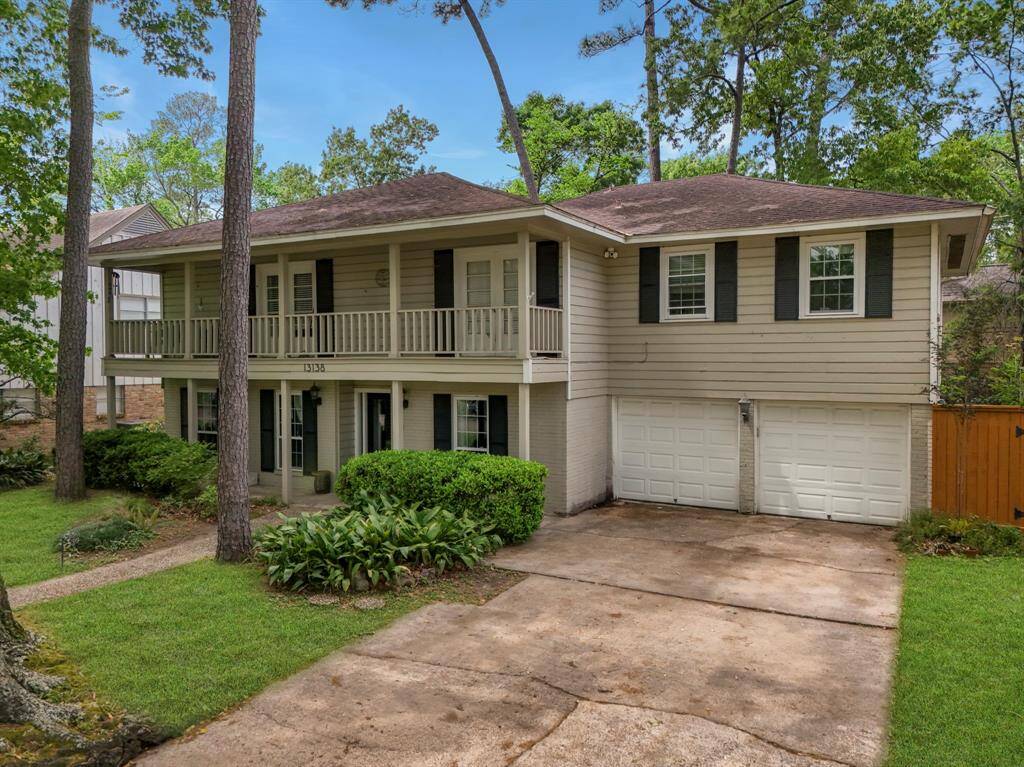 Beautiful Colonial New Orleans Style home in the heart of Memorial.