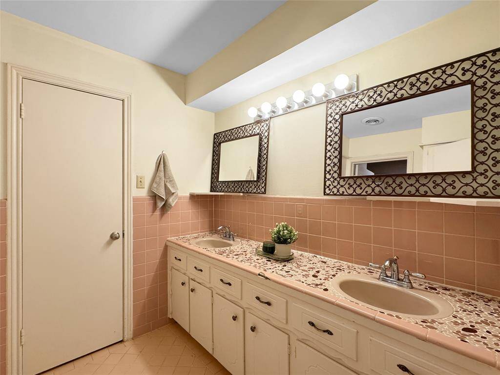 Second bathroom, view from entry from hallway and from bedroom 3.