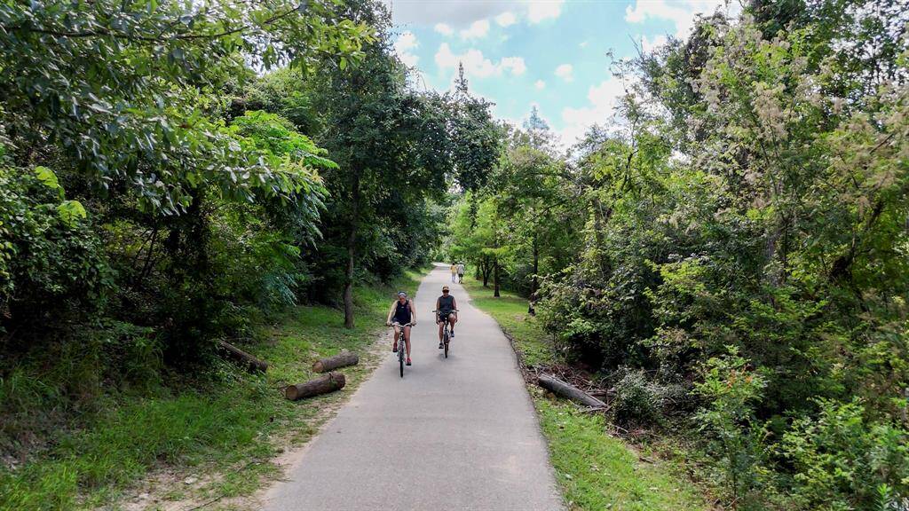 Minutes away from Terry Hershey Park along Buffalo Bayou with 496 acres, and over 11 miles of trail.