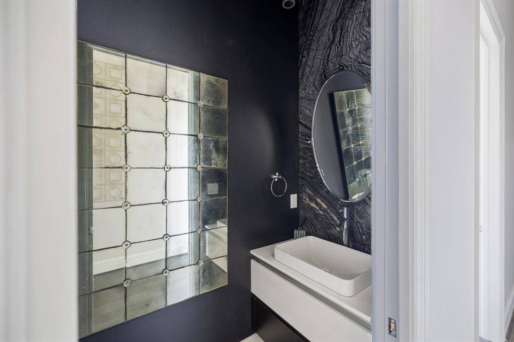 Powder bath