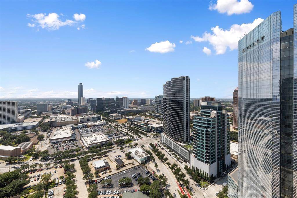 Incredible views of the city from the 27th floor!