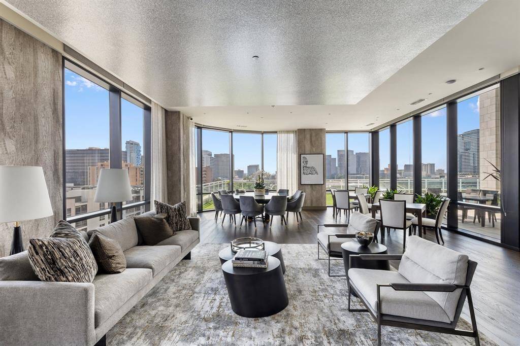 Resident lounge available for entertaining!