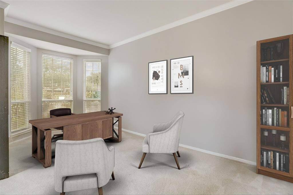 SUNLIT OFFICE SPACE WITHA LARGE BAY WINDOW,PERFECT FOR WORKINGFROM HOME OR PURSUINGCREATIVE HOBBIES. *Thisphoto has been virtually staged.