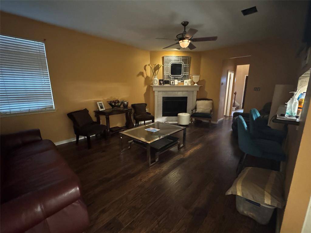 office with option for 4th bedroom w/closet