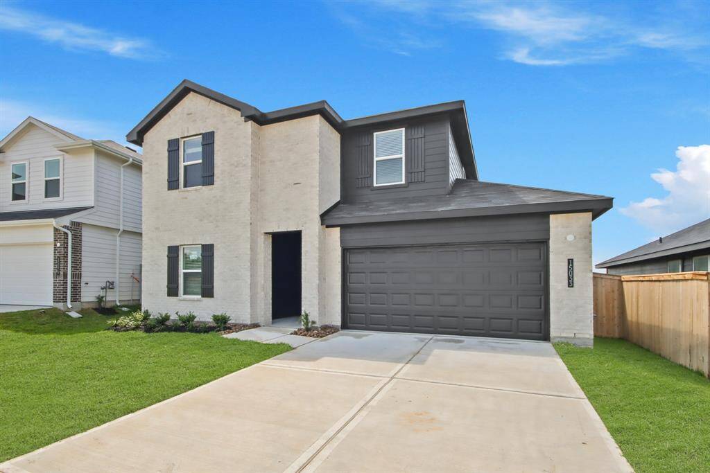Great Curb Appeal!