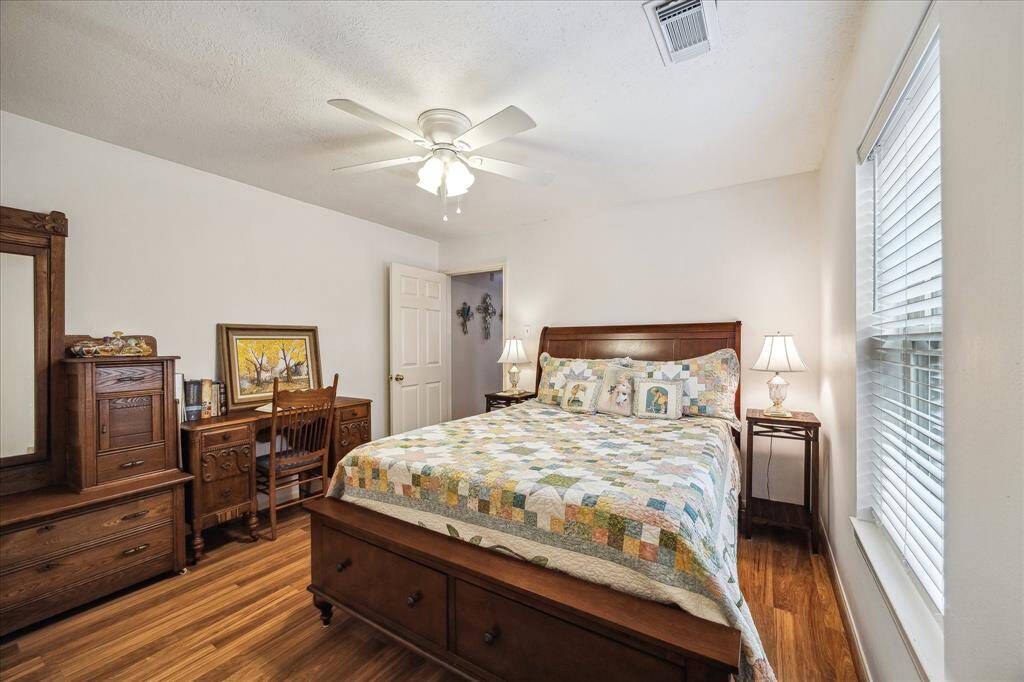 Secondary Bedroom has a great sized closet.