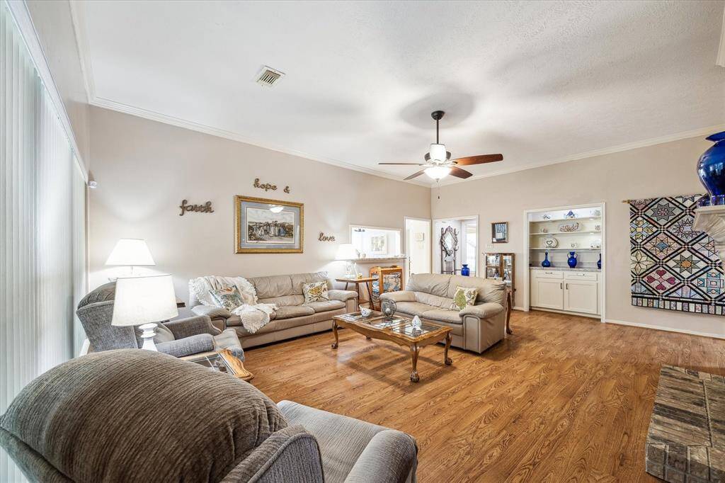 Spacious Living Room