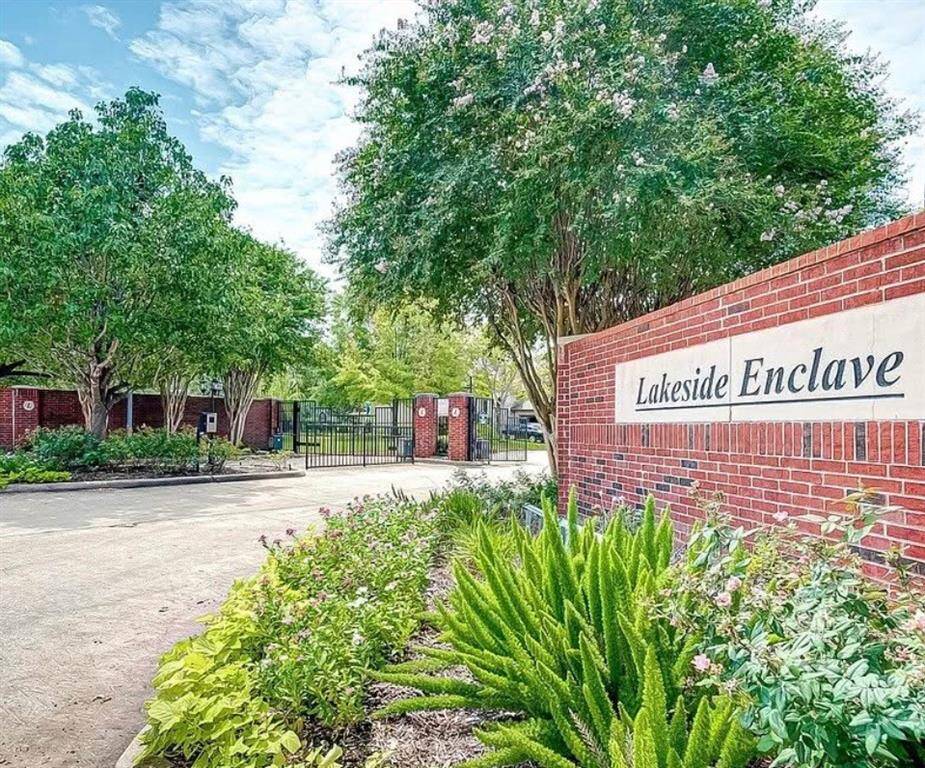 Lakeside Enclave is a gated neighborhood, an oasis in the heart of the Energy Corridor!