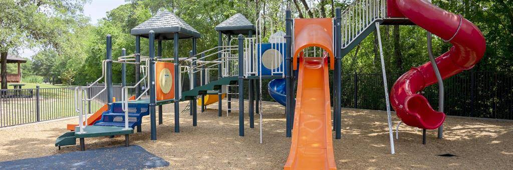 Terry Hershey Park, just mins away, spans 496 acres, with over 11 miles of trail.