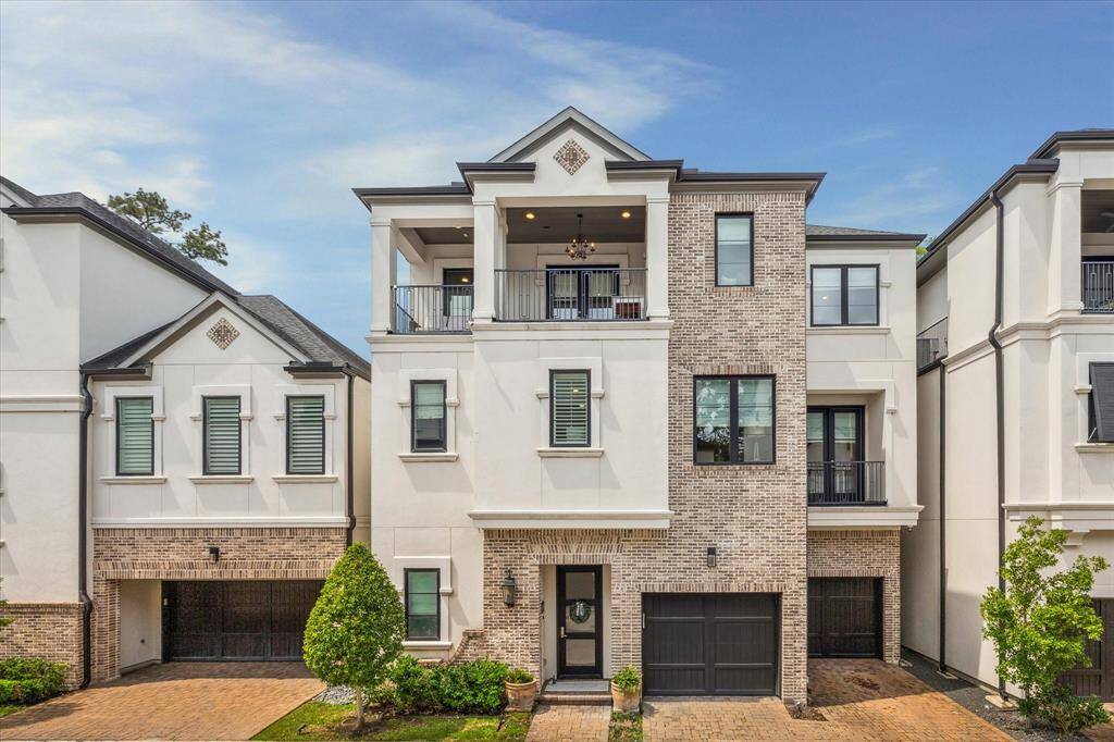 Welcome to 1529 Cunningham Parc Lane, a stunning gated lock & leave in Spring Branch full of designer touches. This home offers parking for three cars, two in the garage and one in the driveway.