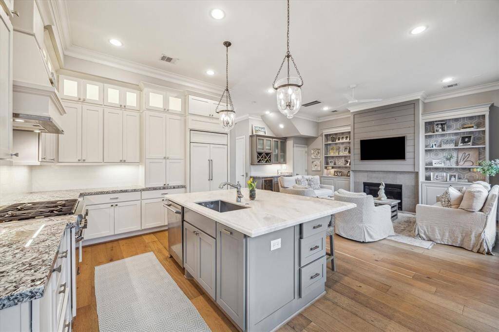 A wonderful floor plan for entertaining and everyday living