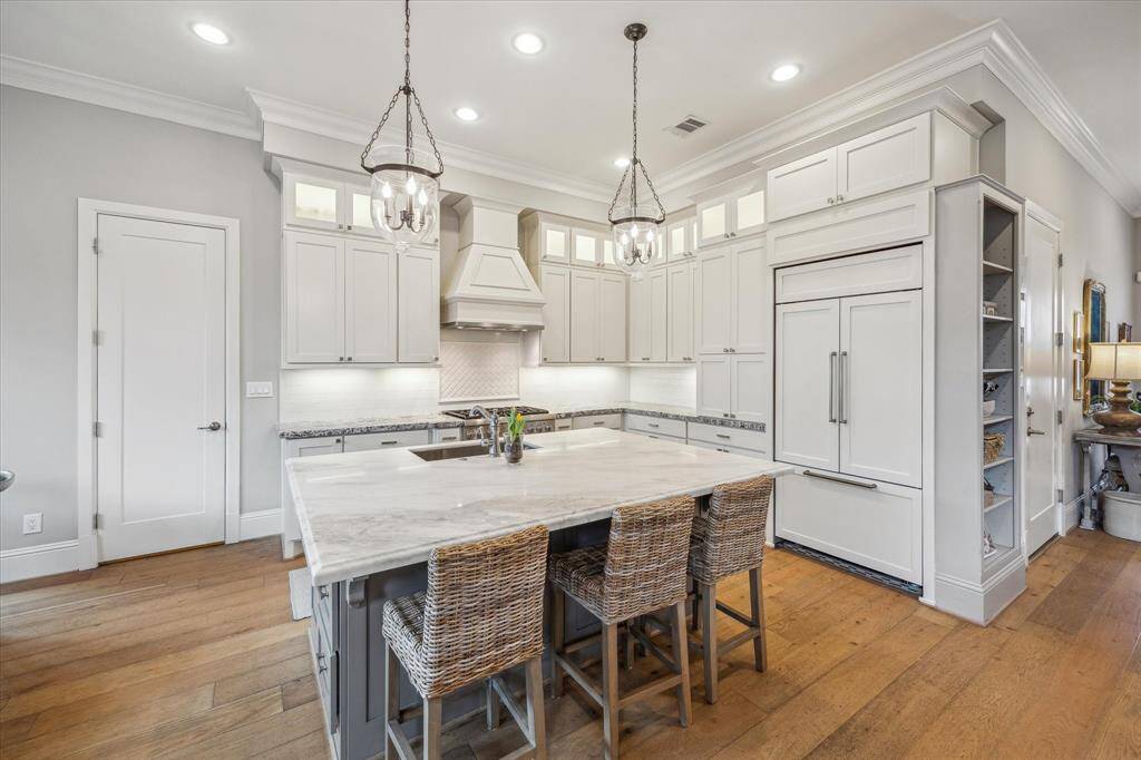Another view of this light and bright Chef's kitchen