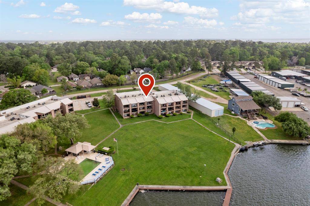 Picturesque views of Lake Conroe!