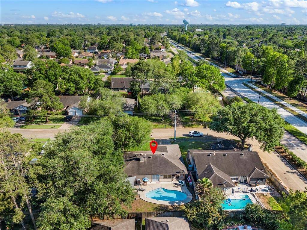 Another view of the home and neighborhood.