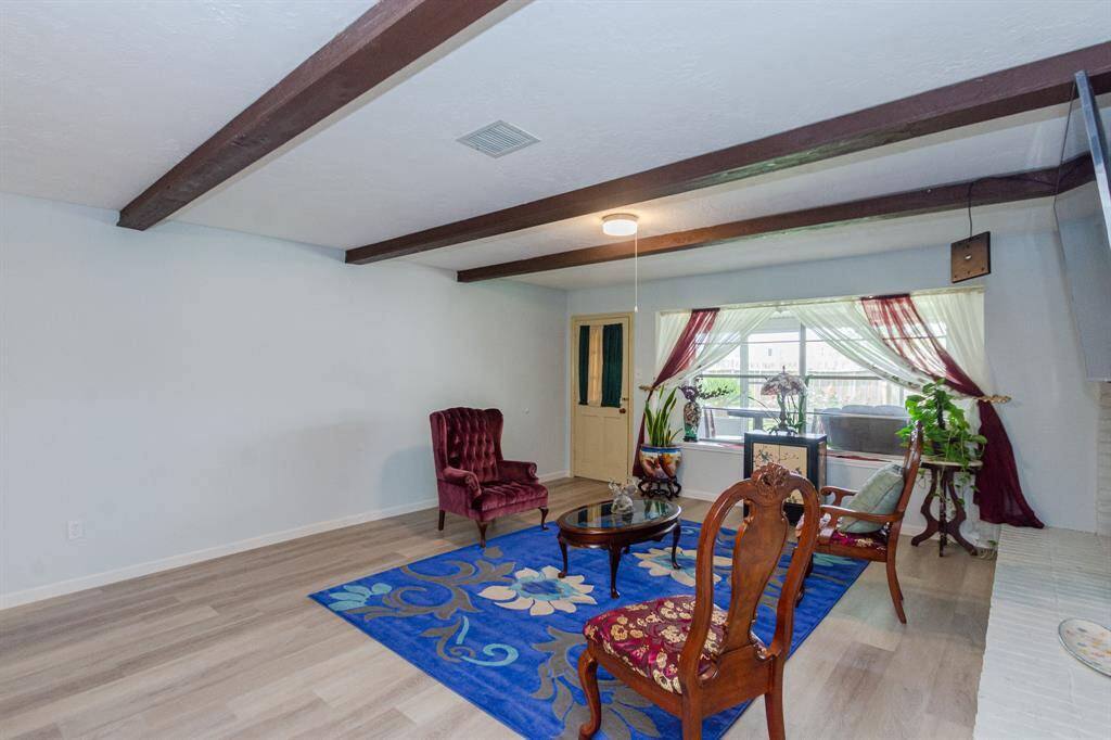 Great shot of the size of the primary suite