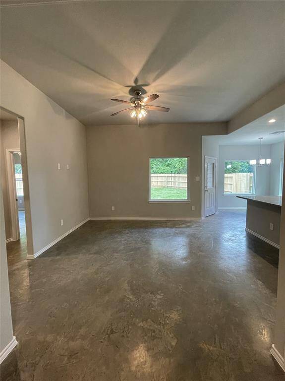 Open Concept Family Roon