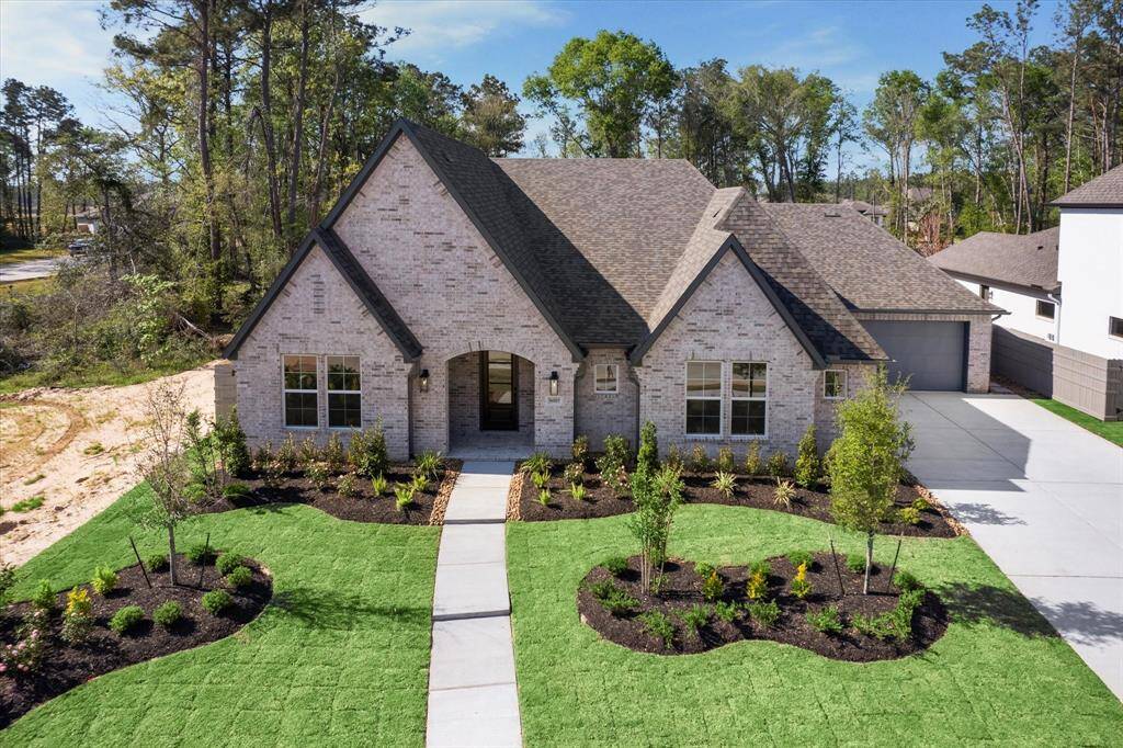 Quintessential 1-Story, 3,708 sq ft home with 4 Bedrooms and 4.1 Baths