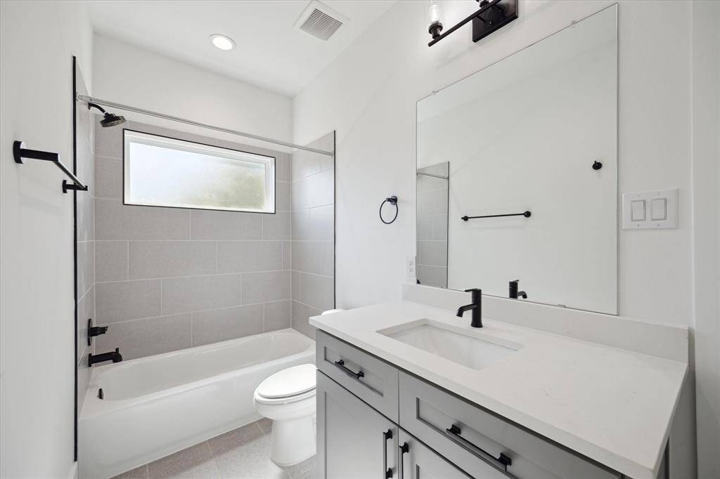 Jack and Jill Bath for Game Room/Flex Space and 1 (of 3) Secondary Bedrooms