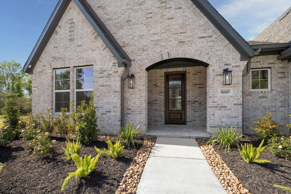 New Construction by award-winning Jamestown Estate Homes
