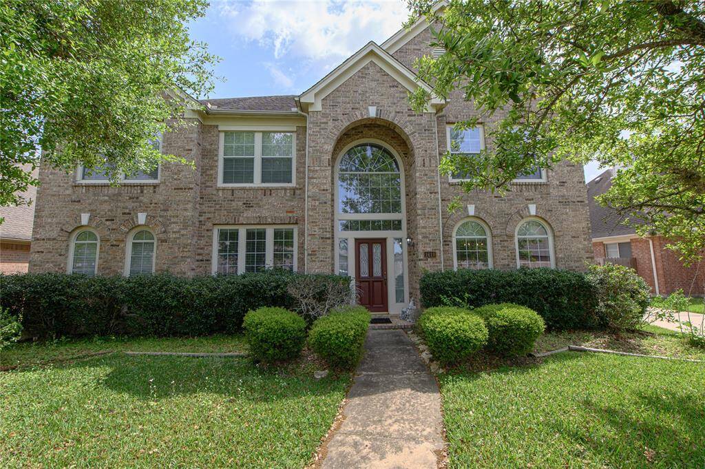 Beautiful home is waiting for you.