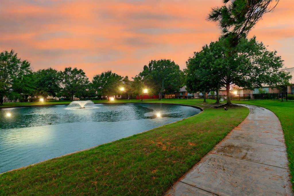 Just a few steps behind your home, you can enjoy the pond and the trails.