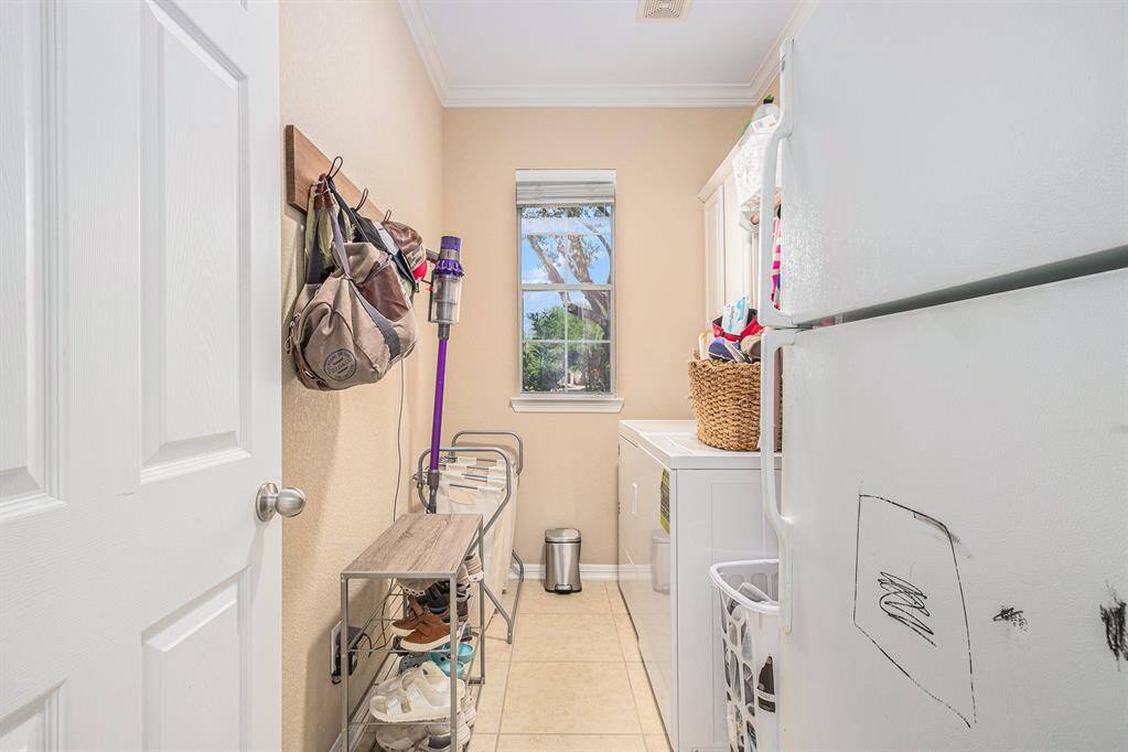 Spacious laundry room