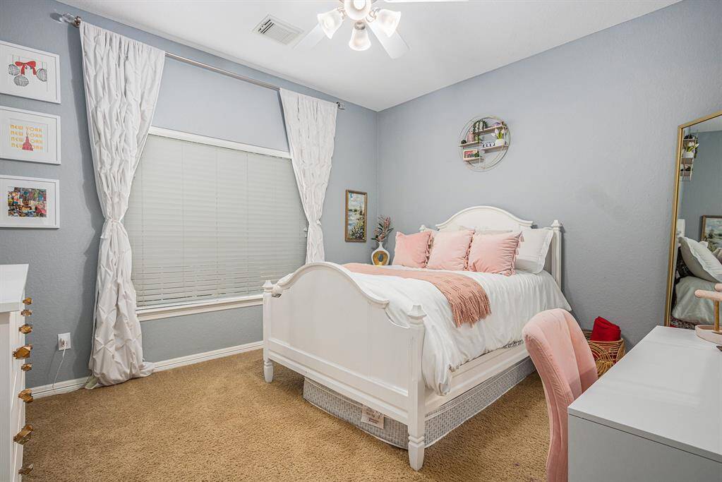 Secondary bedroom