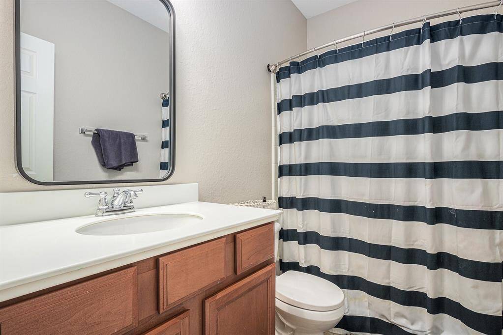 Secondary bathroom second level
