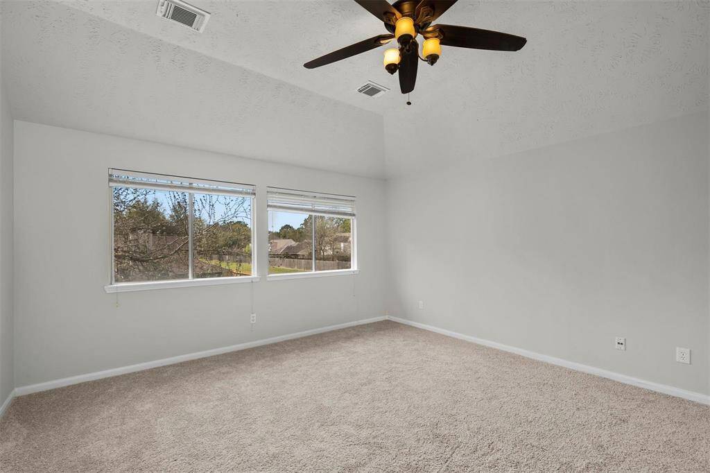 Huge Secondary Bedroom or Game room!