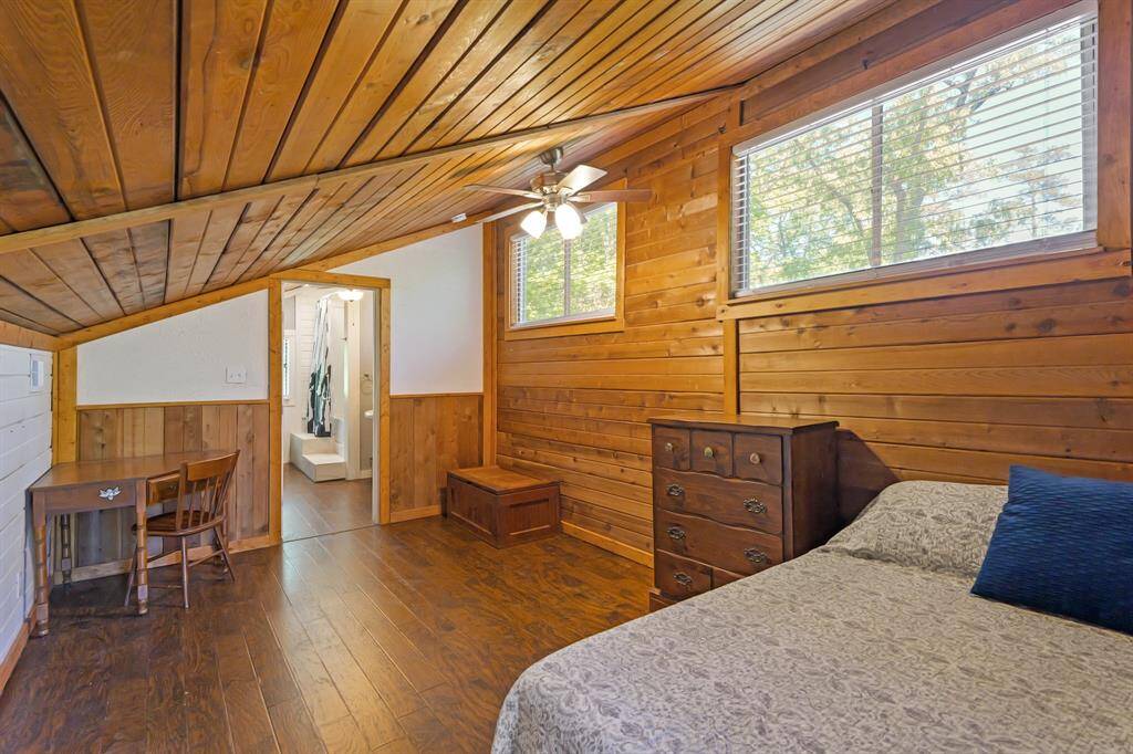 Primary upstairs retreat with en-suite bathroom.