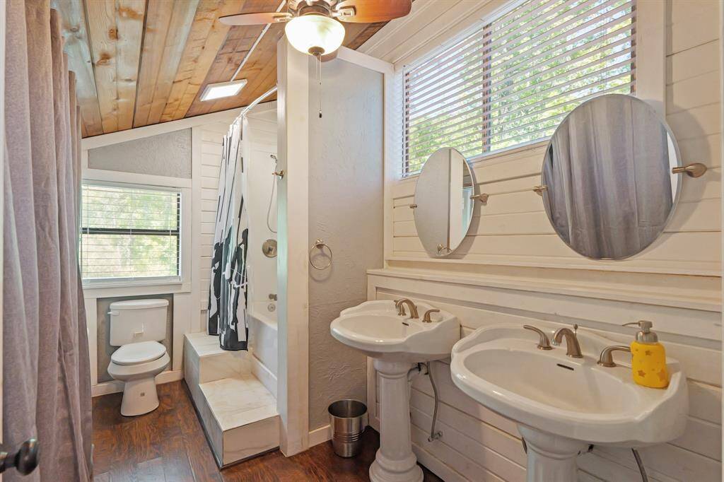 Primary upstairs retreat with en-suite bathroom.