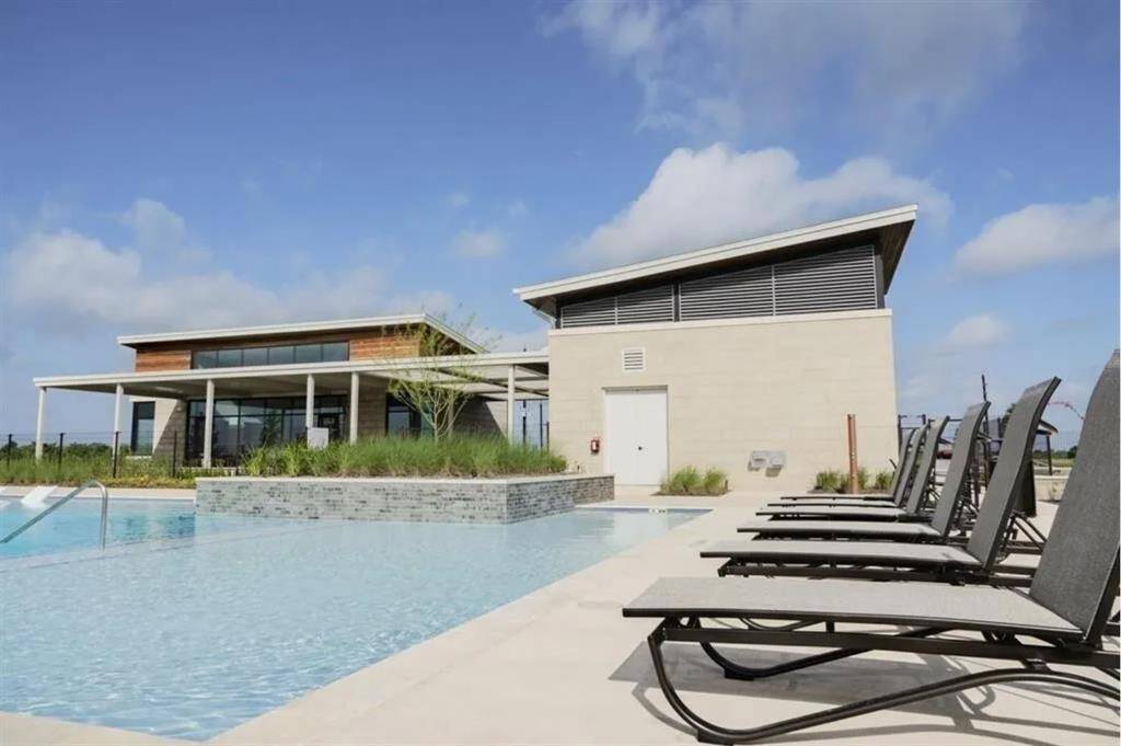 Dellrose community pool