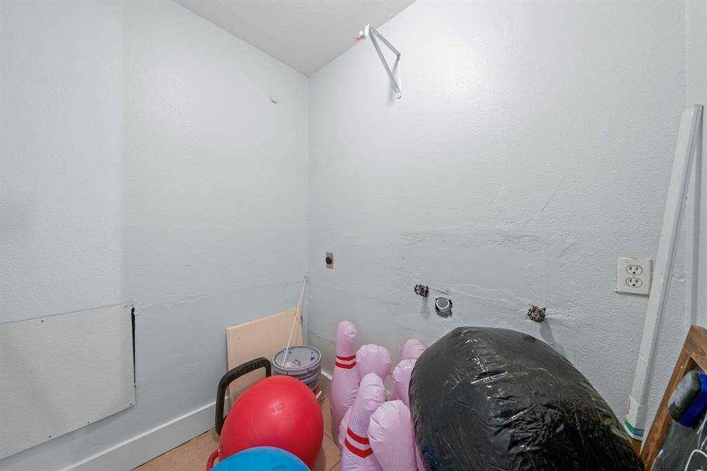 Laundry room/storage.