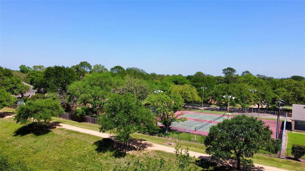 Step outside the backyard gate into Terry Hershey Park and Trail and Ashford South Recreational facilities. New tennis courts and Olympic size pool!