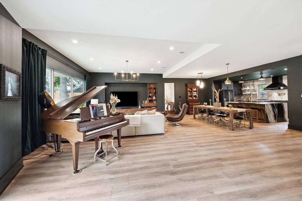 extra space off living for baby grand piano