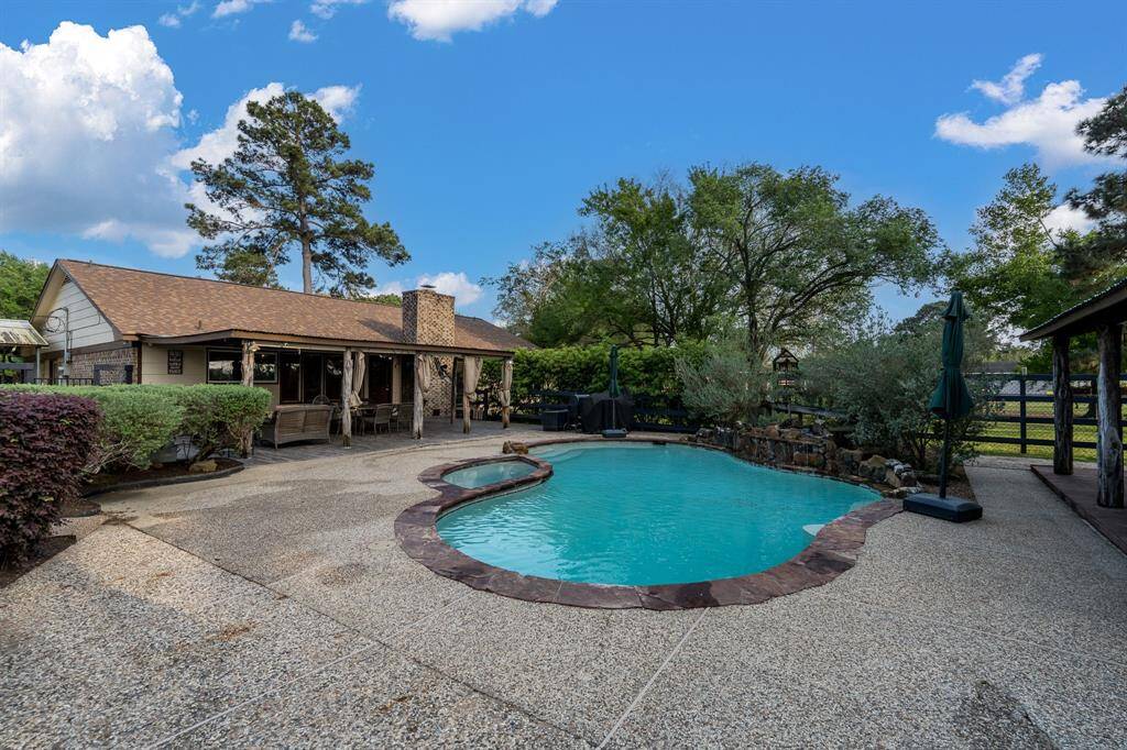 Enjoy entertaining in your own private oasis.