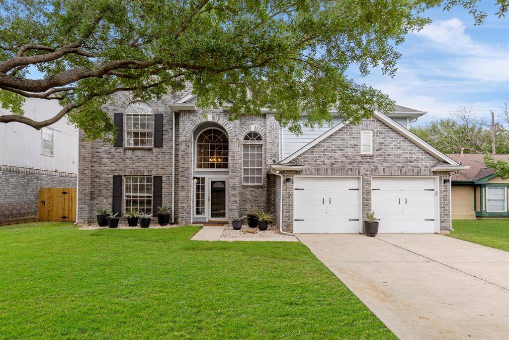 Welcome home to 18522 Islandbreeze Dr.!