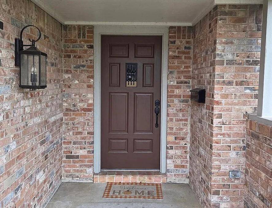 Front Door with Mail Delivered to your own mailbox
