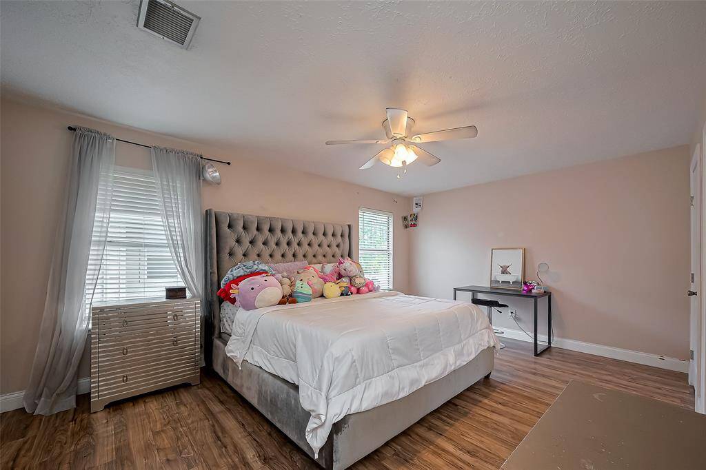 Large and comfortable second bedroom