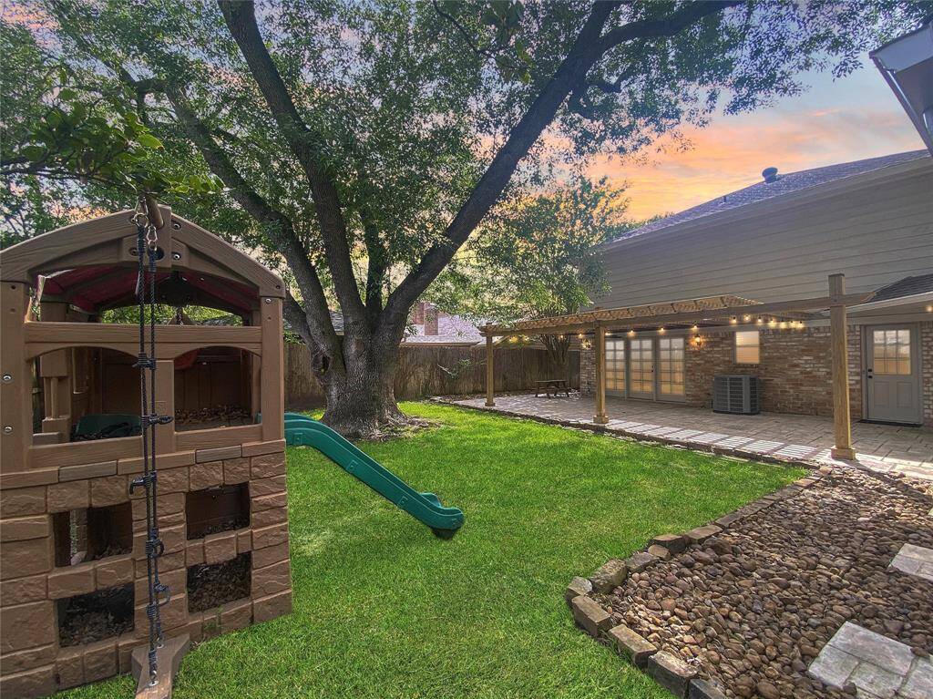 Room for the kids to play.