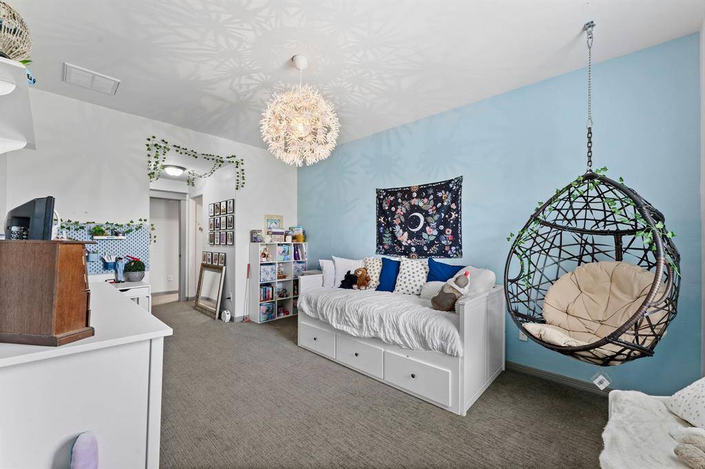 Large upstairs bedroom