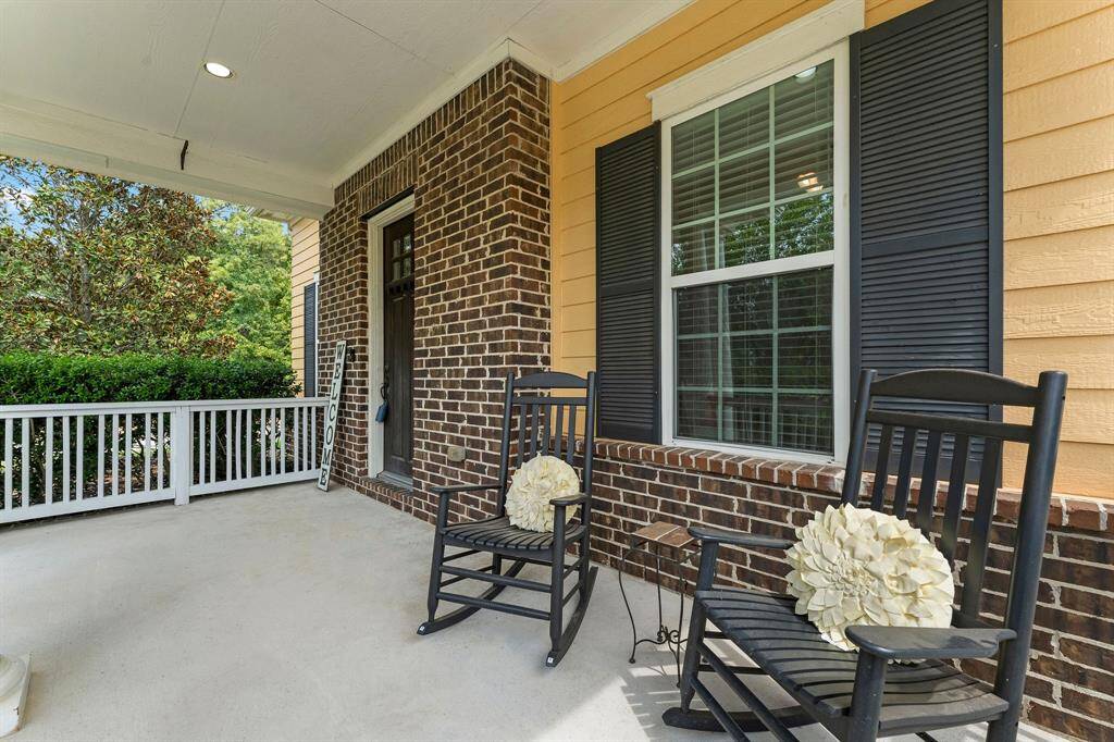 Adorable front porch